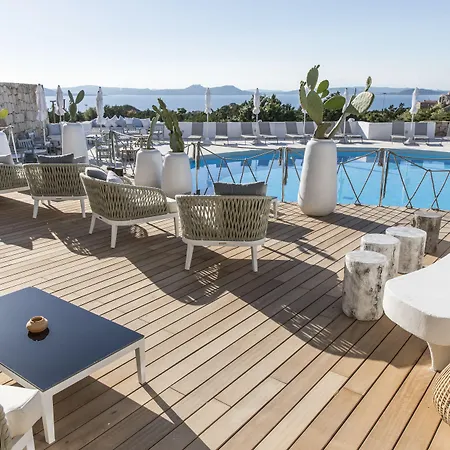 Grand Relais Dei Nuraghi Hotel