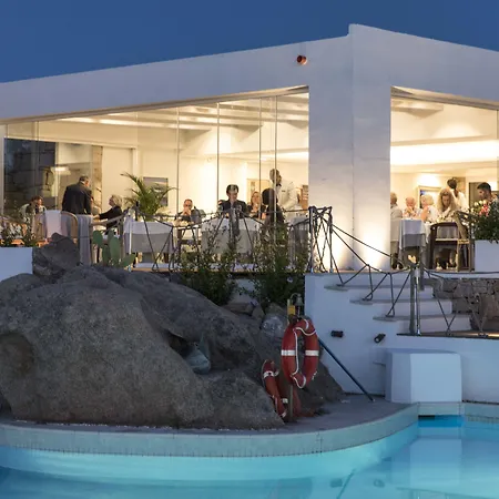 Hotell Grand Relais Dei Nuraghi (adults Only) Baja Sardinia